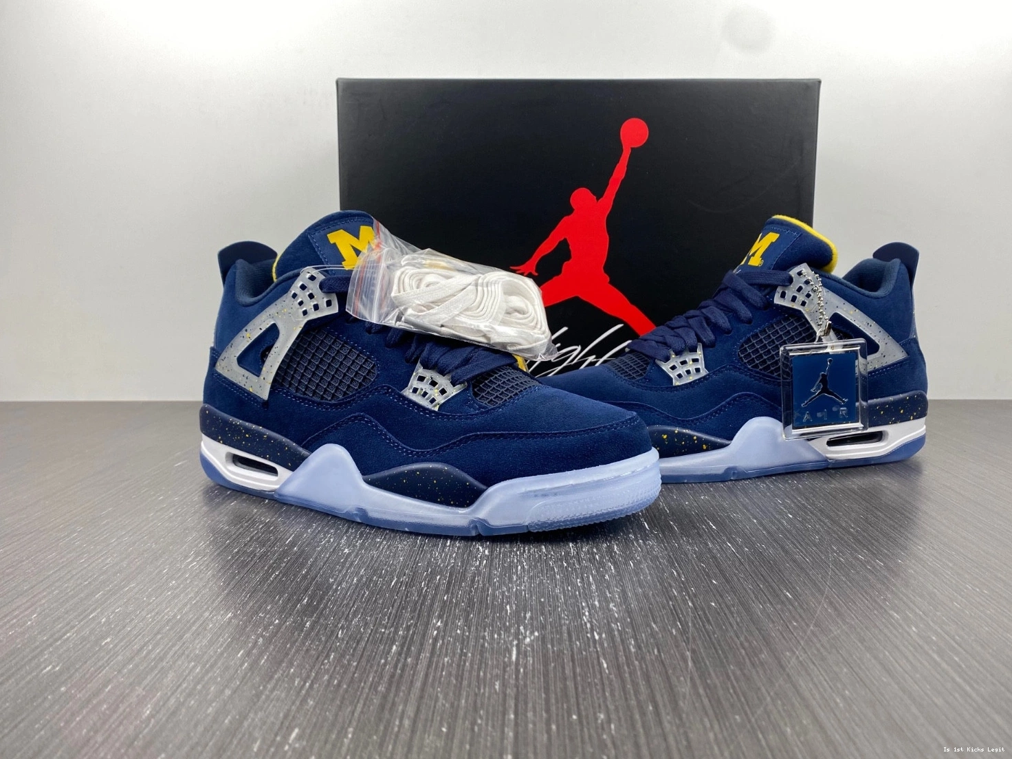 AJ4 - 1036660 (PE) Jordan Michigan 4 Retro 0129